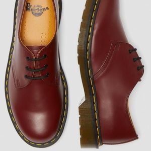 BRAND NEW IN BOX: Size 39, Dr Martens 1461
